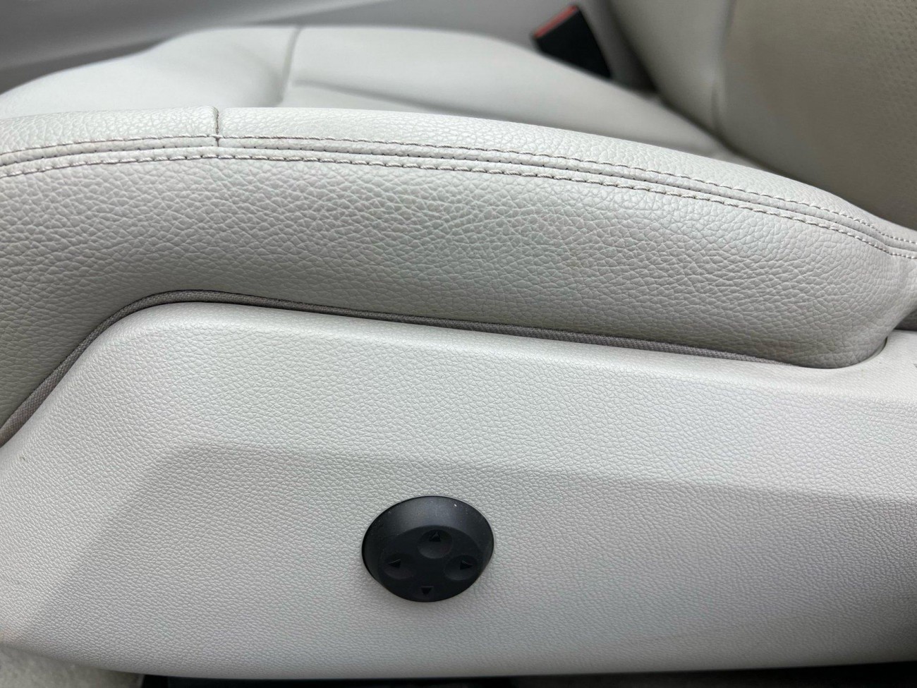 Mercedes-Benz E200L 2012