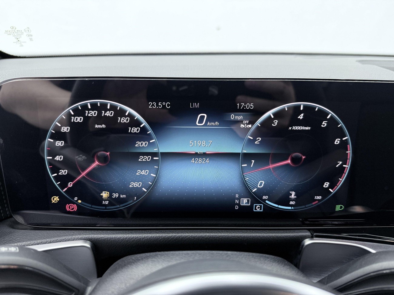 Mercedes-Benz GLB 2023