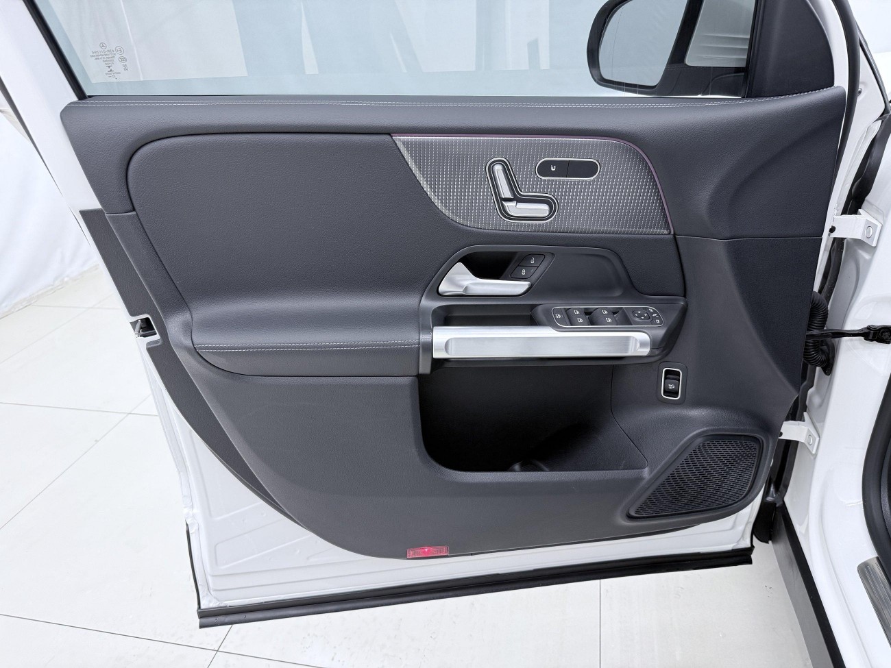 Mercedes-Benz GLB 2023