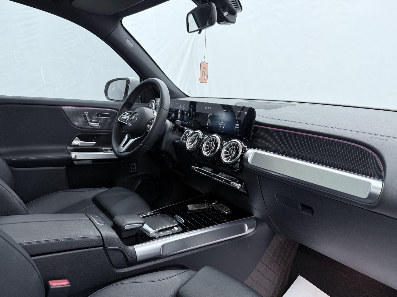 Mercedes-Benz GLB 2023