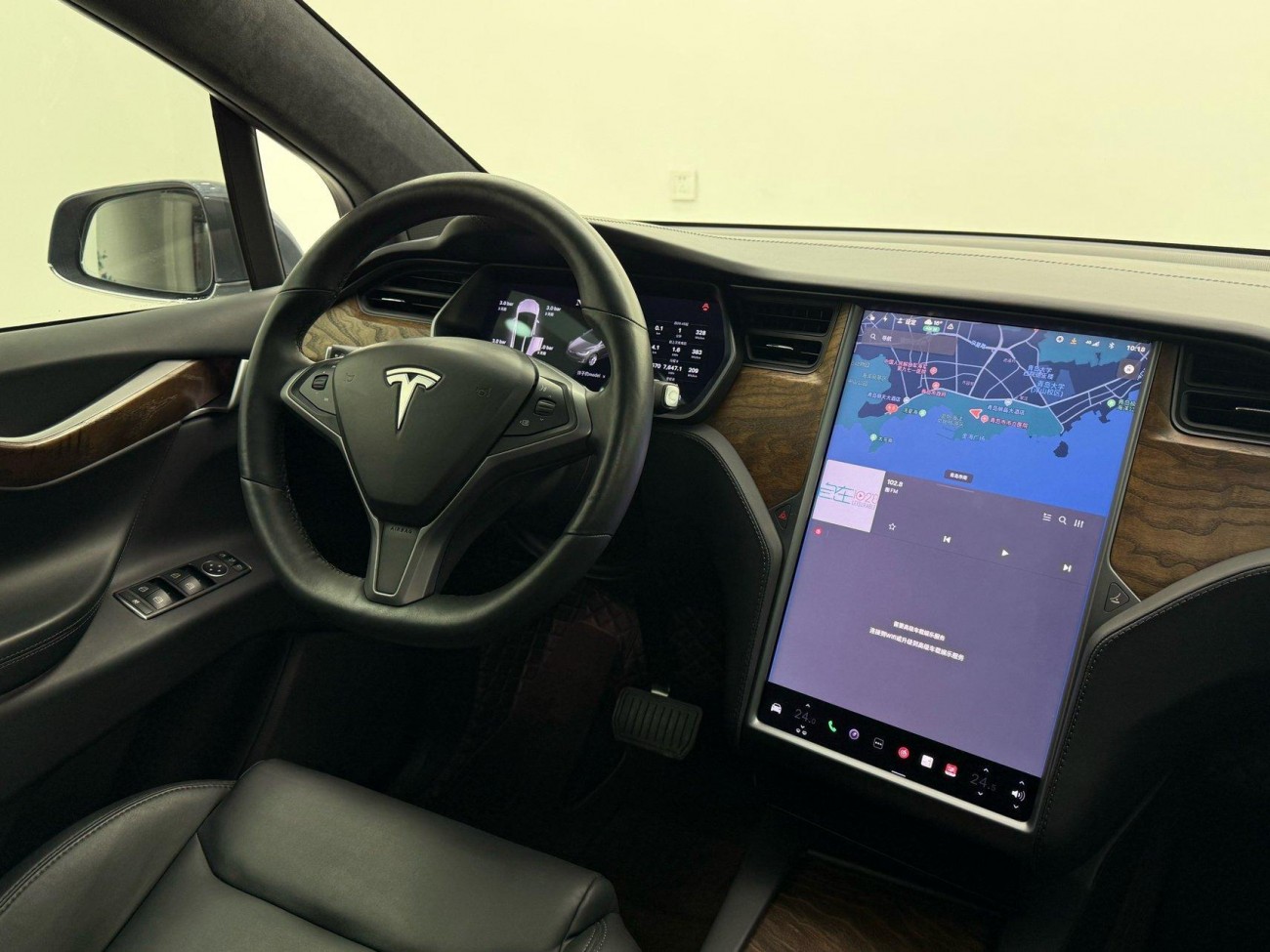 Tesla Model X 2020