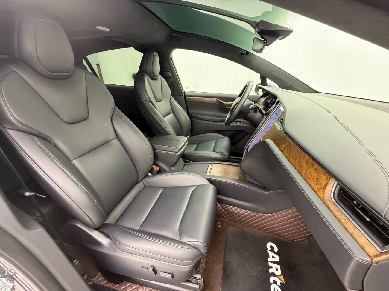 Tesla Model X 2020