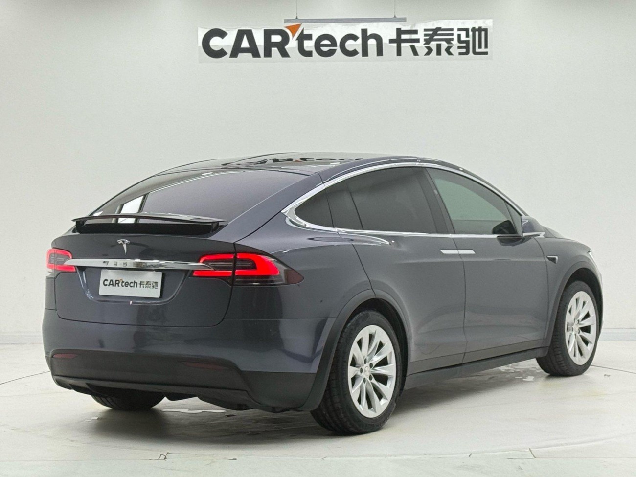 Tesla Model X 2020