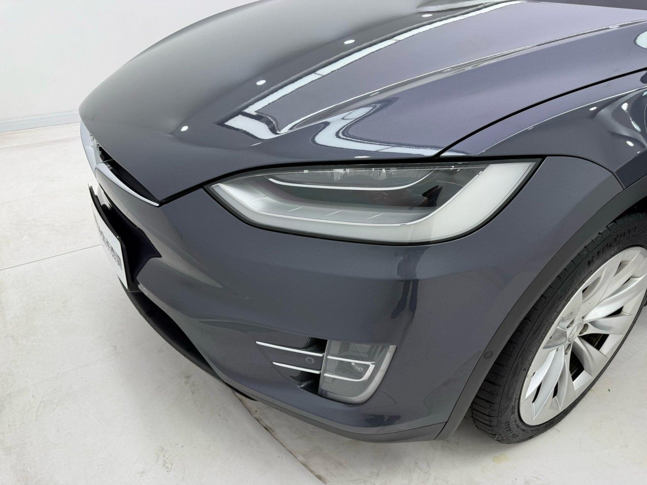 Tesla Model X 2020