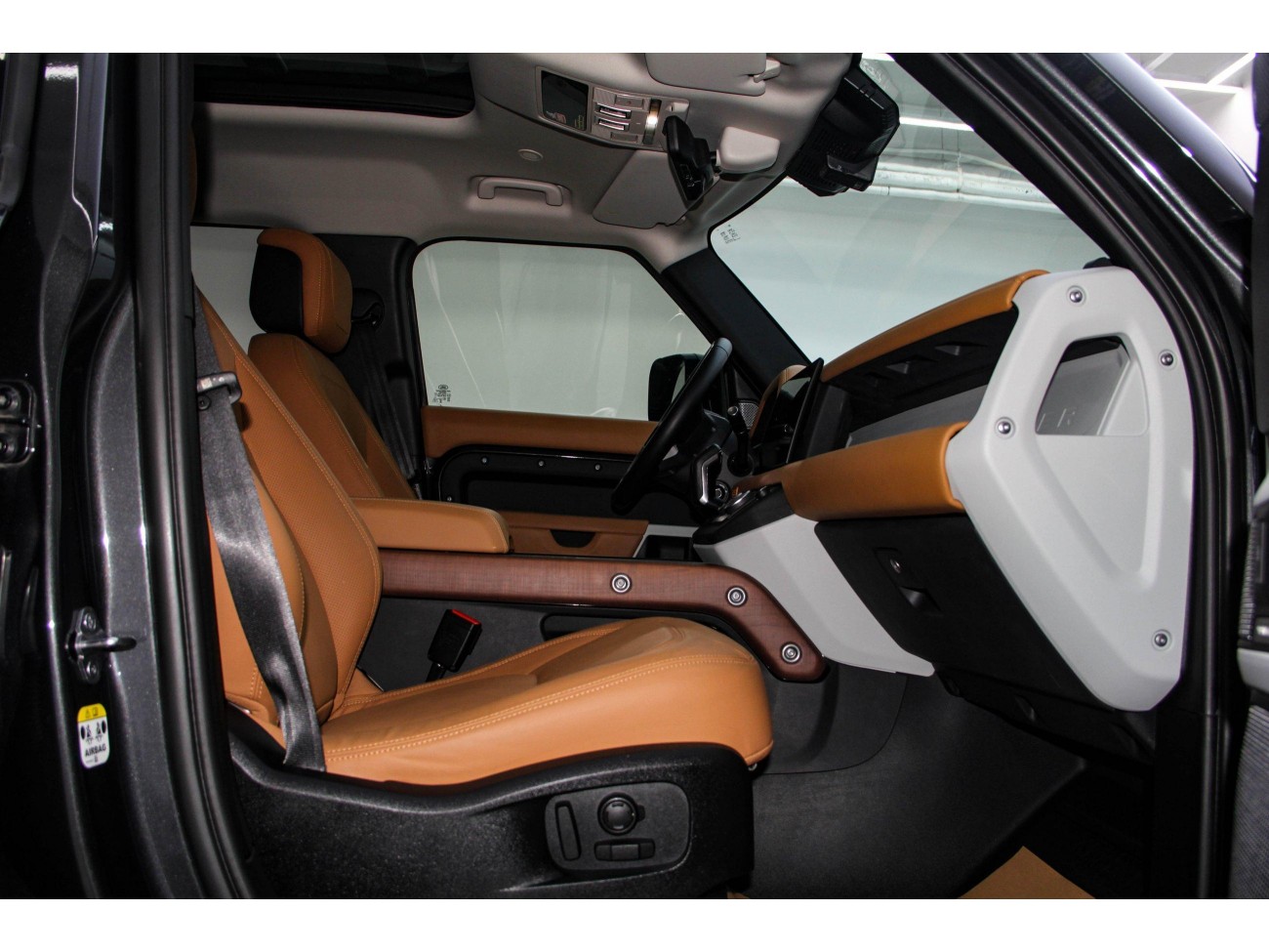 Land Rover Defender 2023
