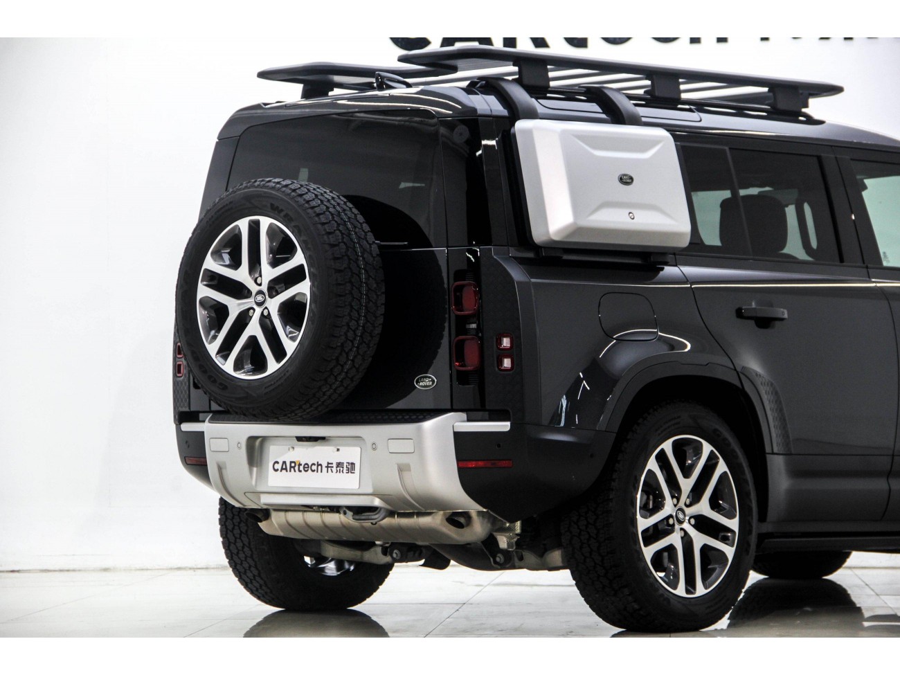 Land Rover Defender 2023