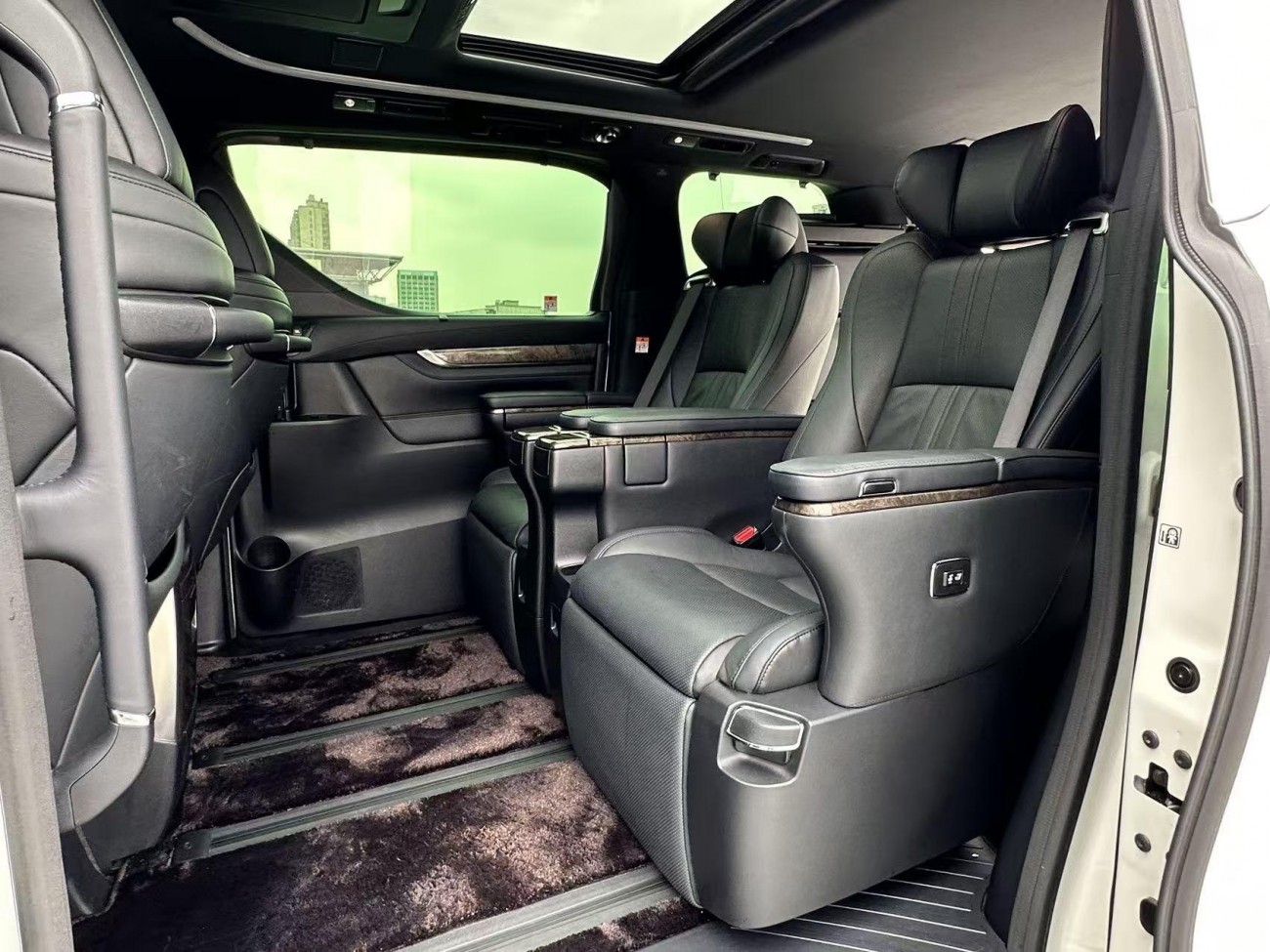 Toyota Vellfire 2023