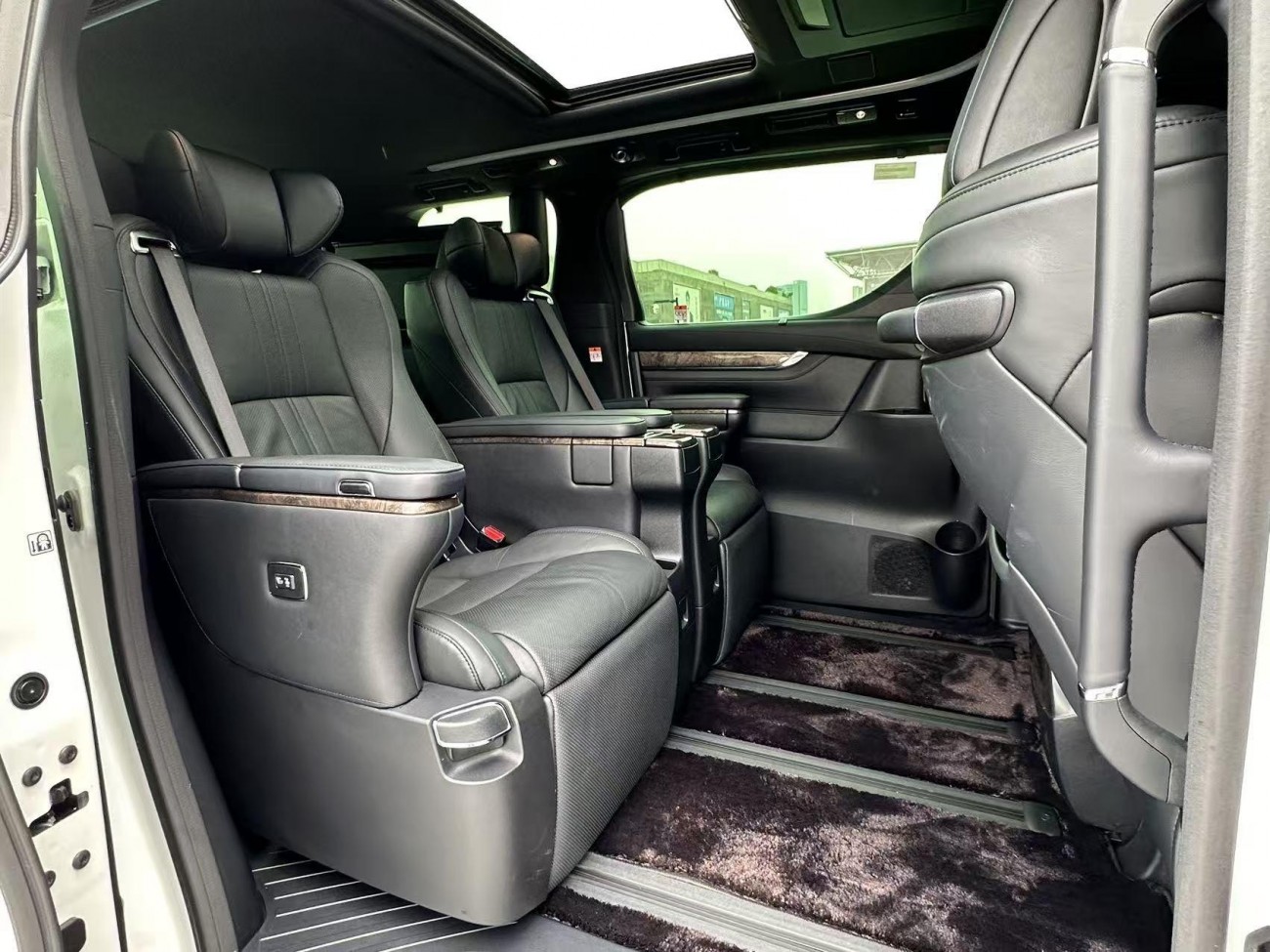 Toyota Vellfire 2023