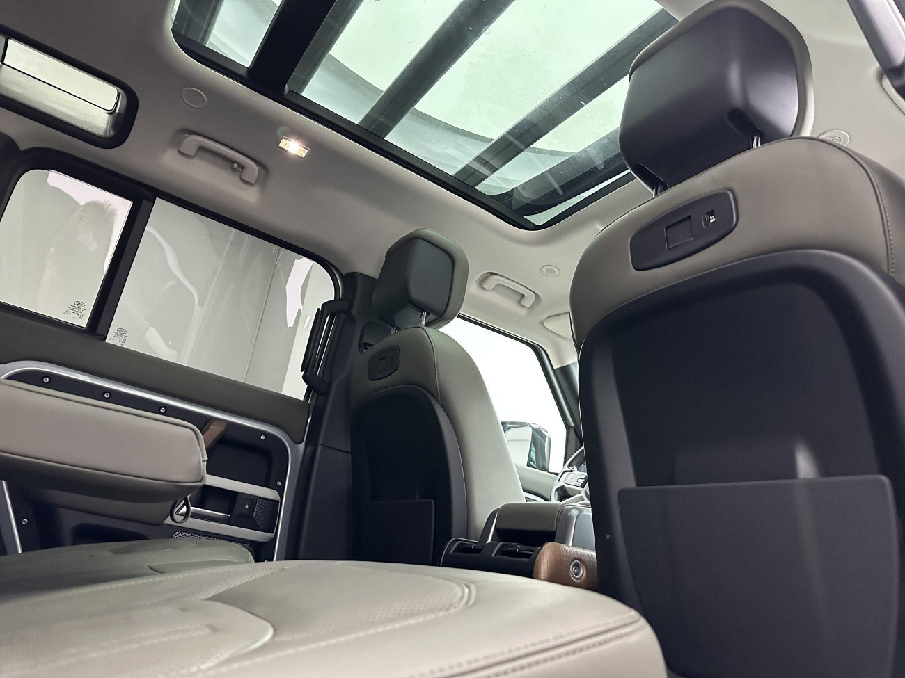 Land Rover Defender 2021