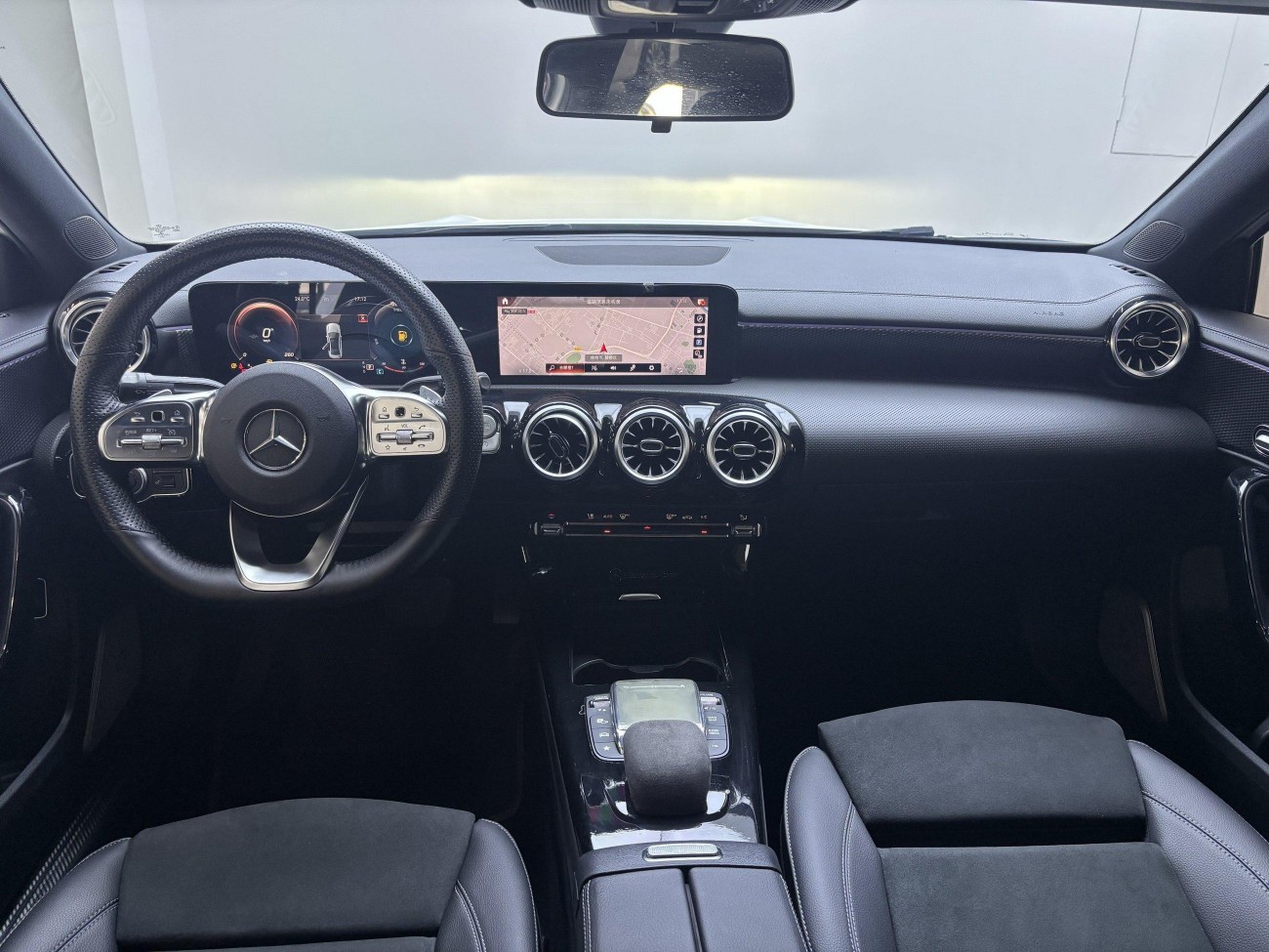 Mercedes-Benz A 200 L 2021