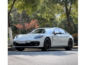Porsche Panamera 2021