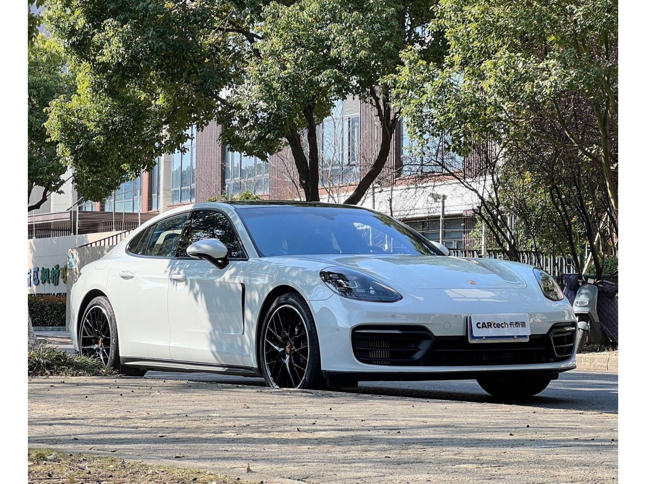 Porsche Panamera 2021