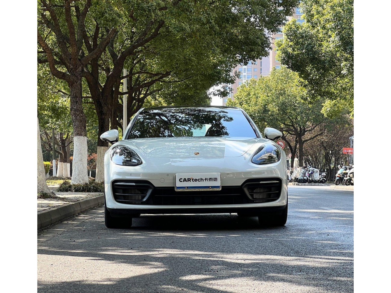 Porsche Panamera 2021