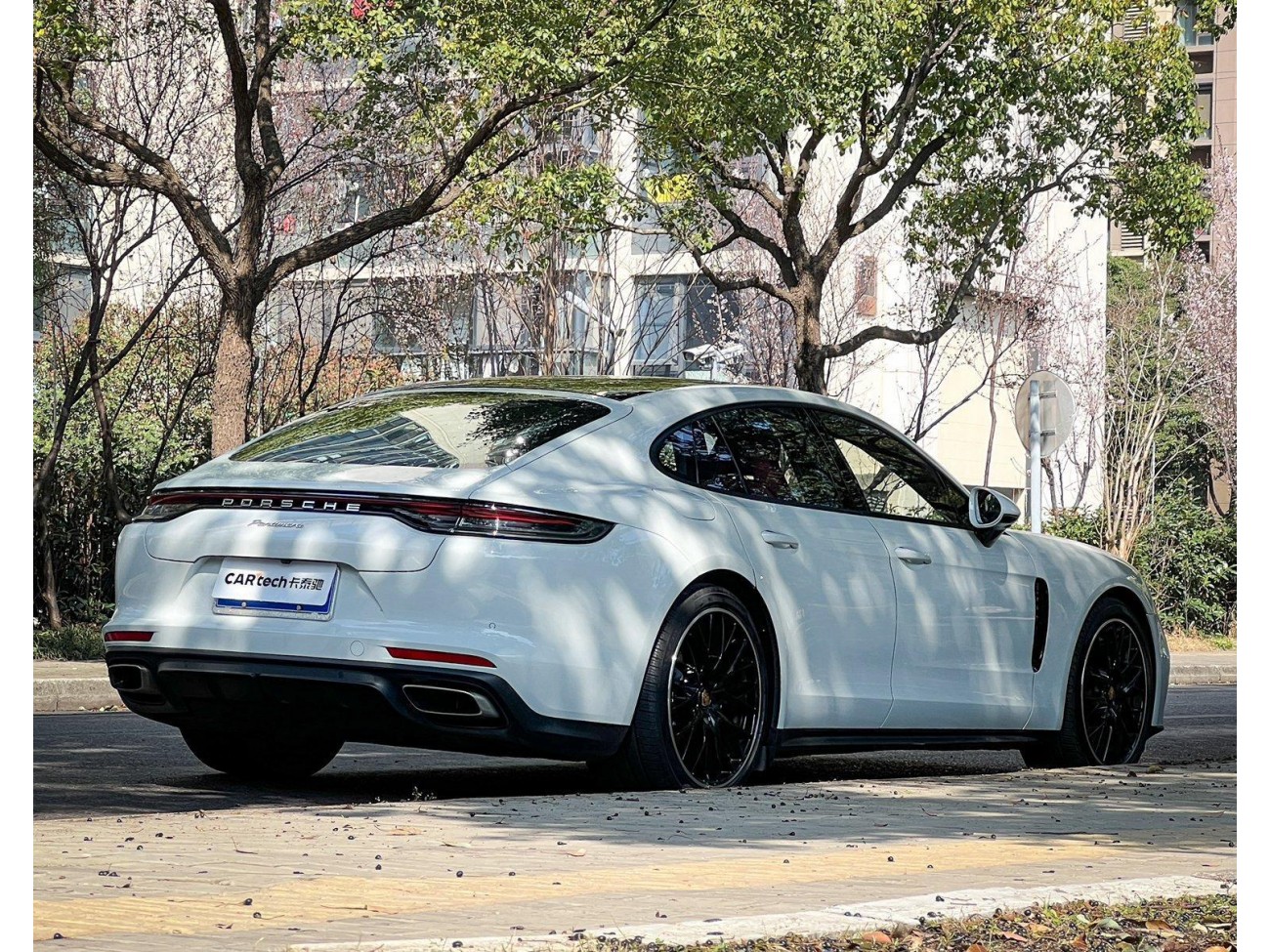 Porsche Panamera 2021