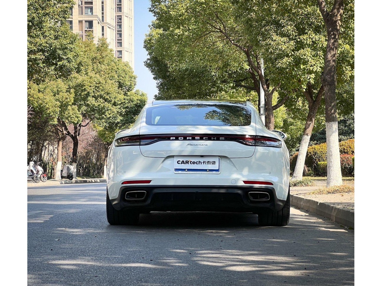Porsche Panamera 2021