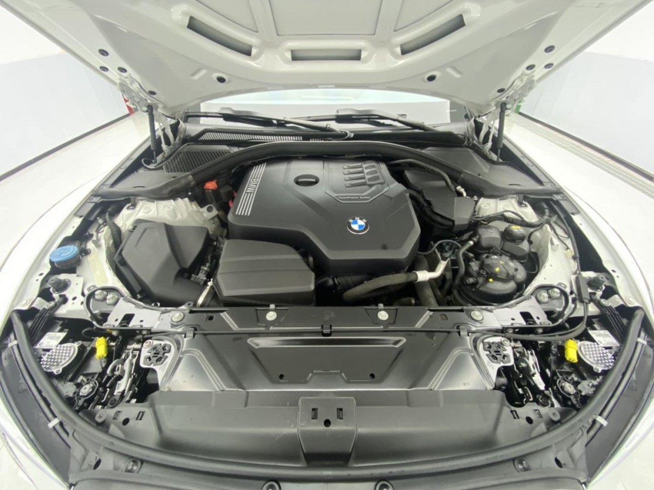 BMW 325Li 2020