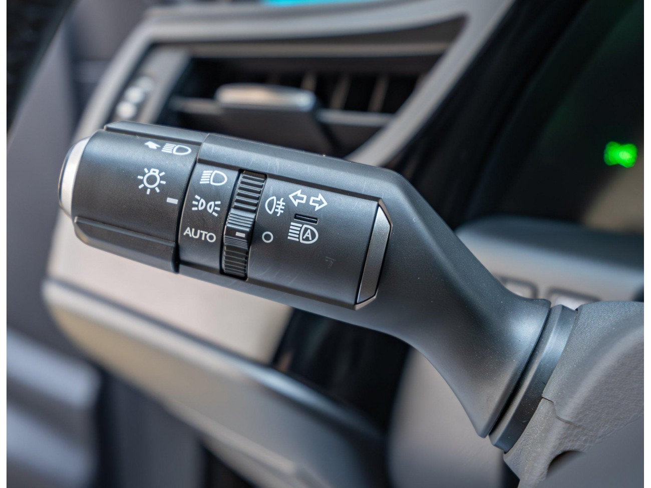 Lexus ES 300h 2024
