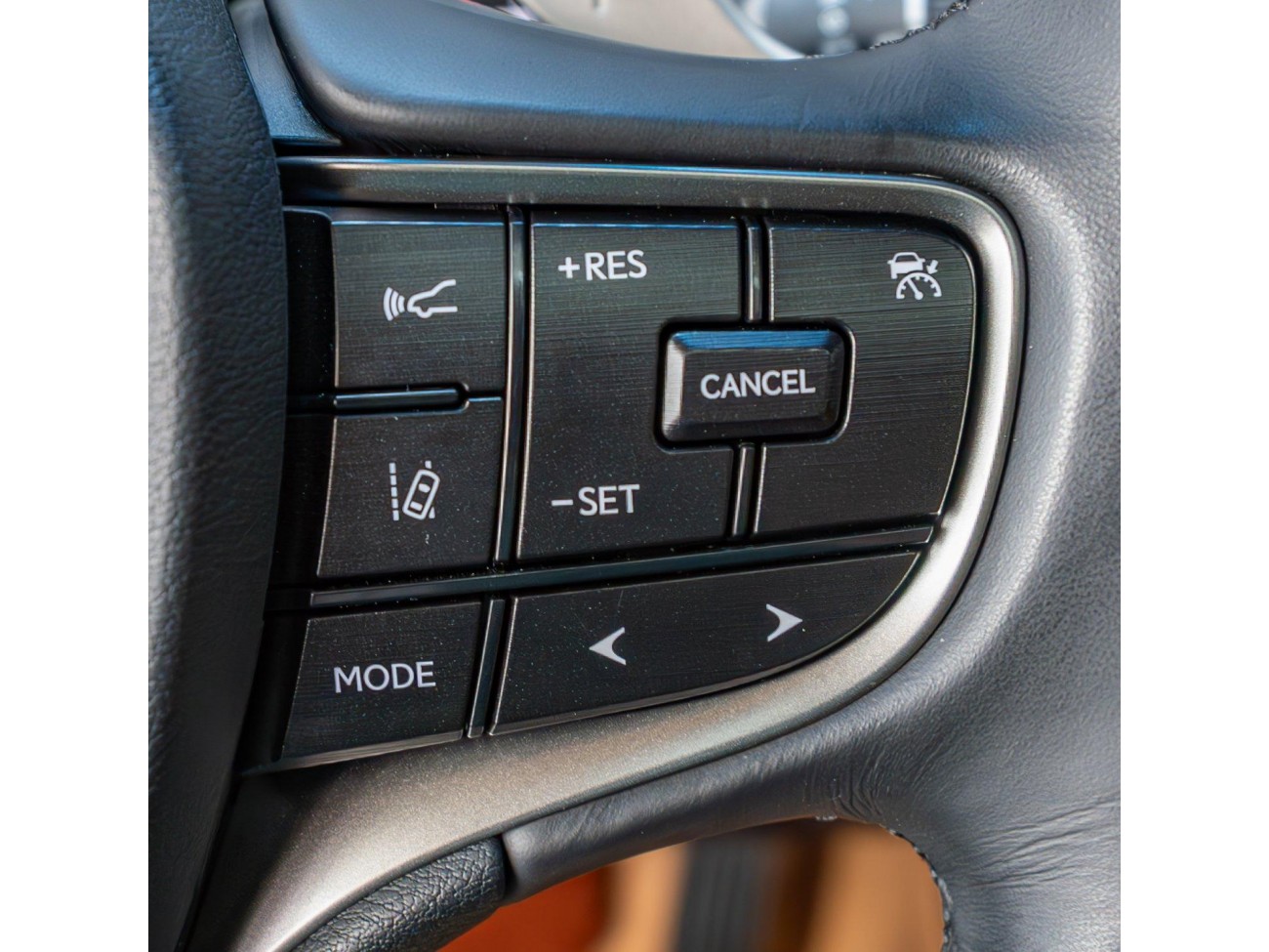 Lexus ES 300h 2024