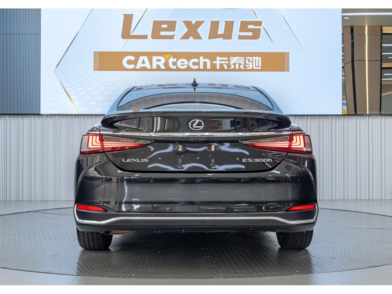 Lexus ES 300h 2024