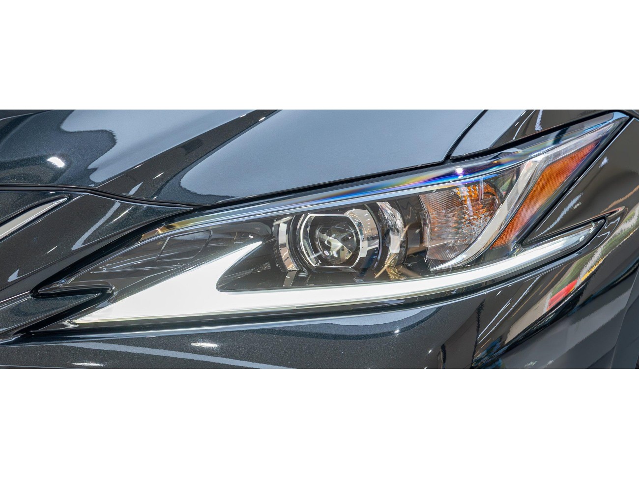 Lexus ES 300h 2024