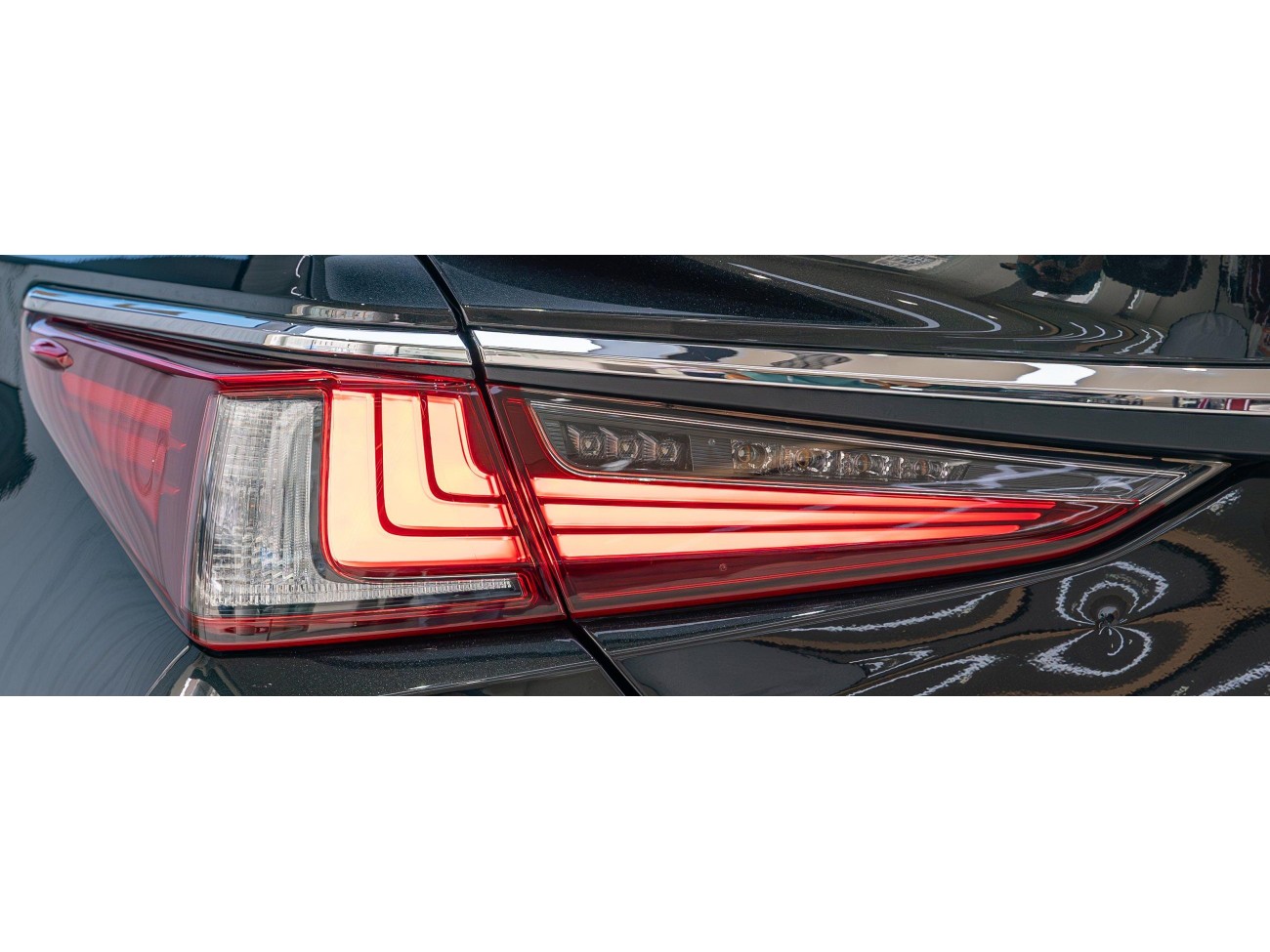 Lexus ES 300h 2024