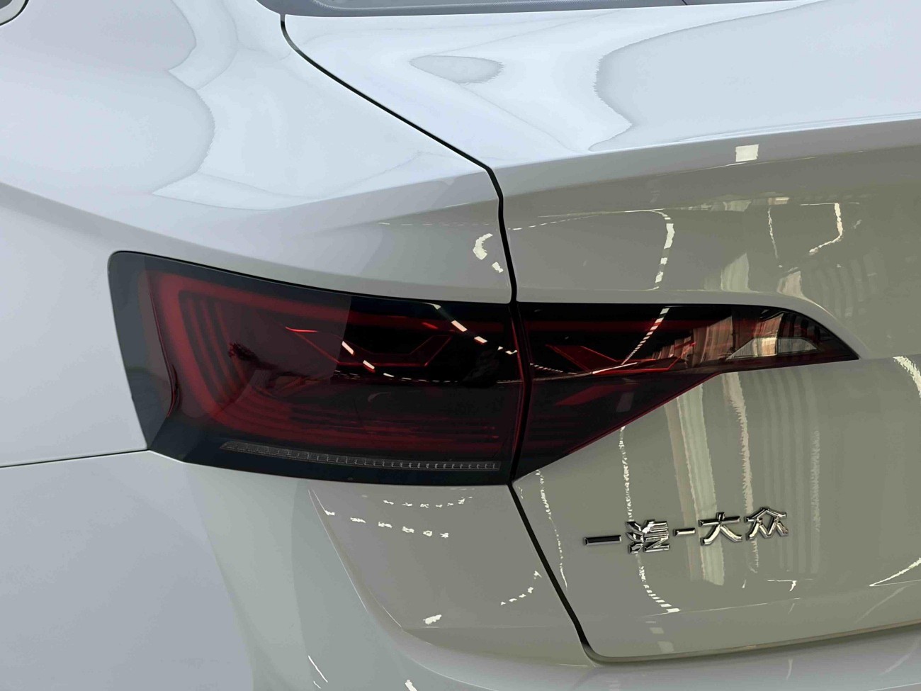 Volkswagen Sagitar 2022