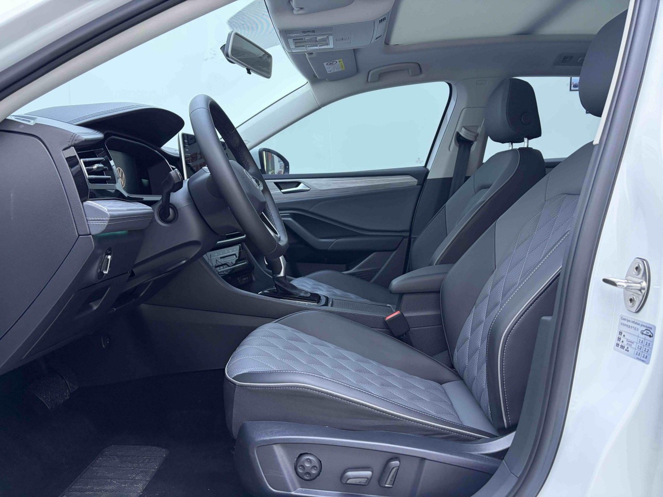 Volkswagen Sagitar 2022