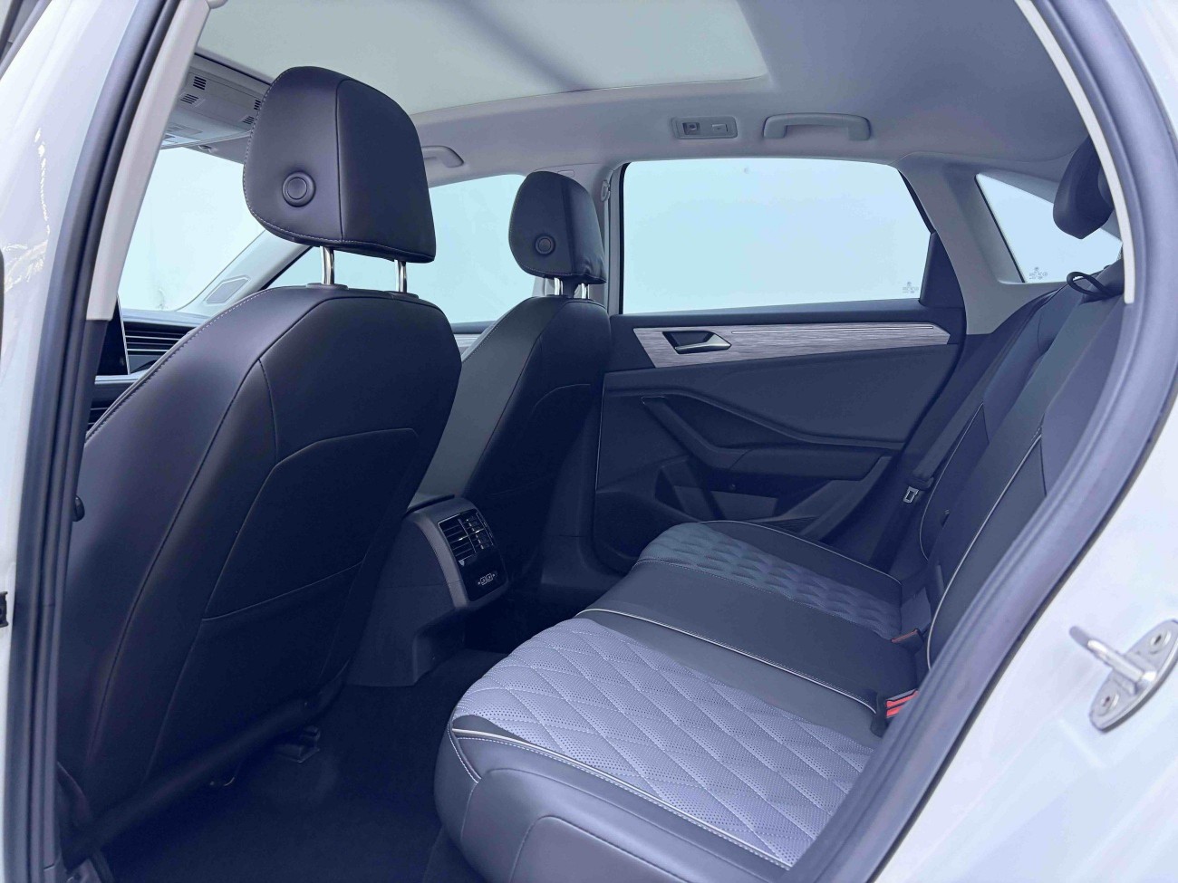 Volkswagen Sagitar 2022