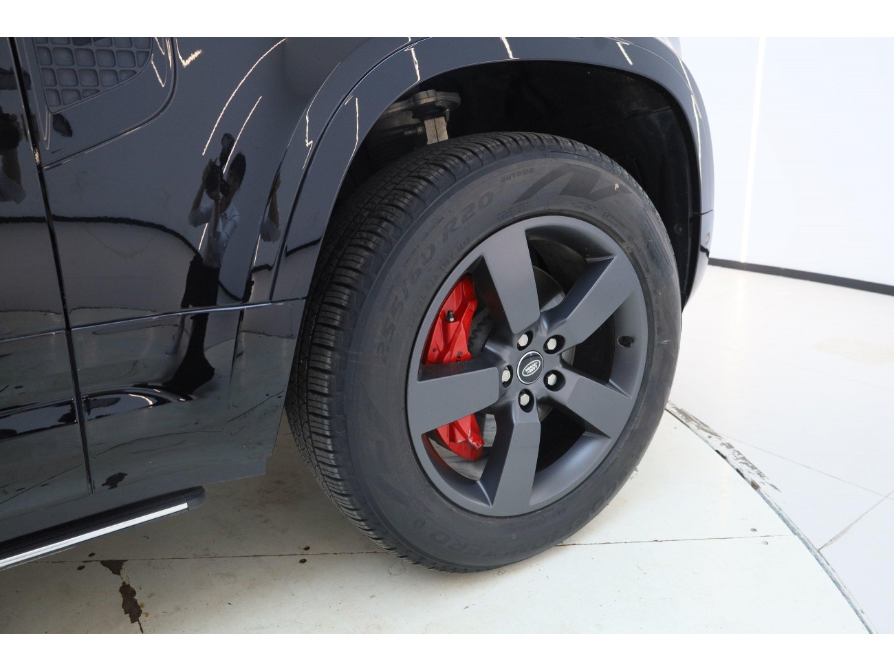 Land Rover Defender 2024
