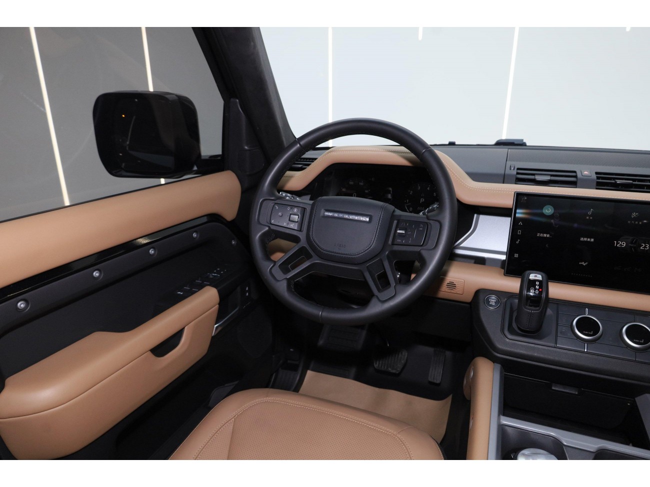 Land Rover Defender 2024