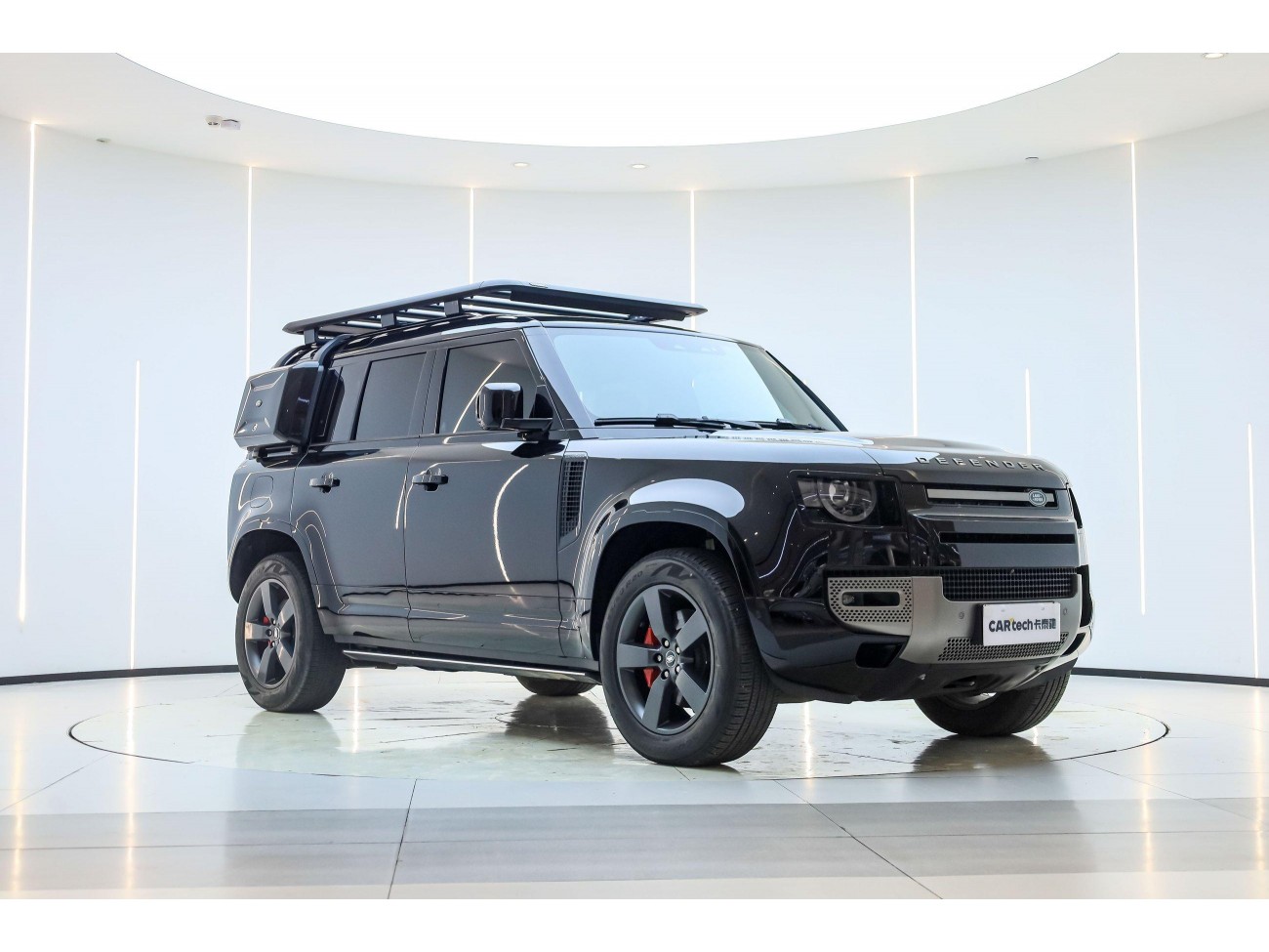 Land Rover Defender 2024