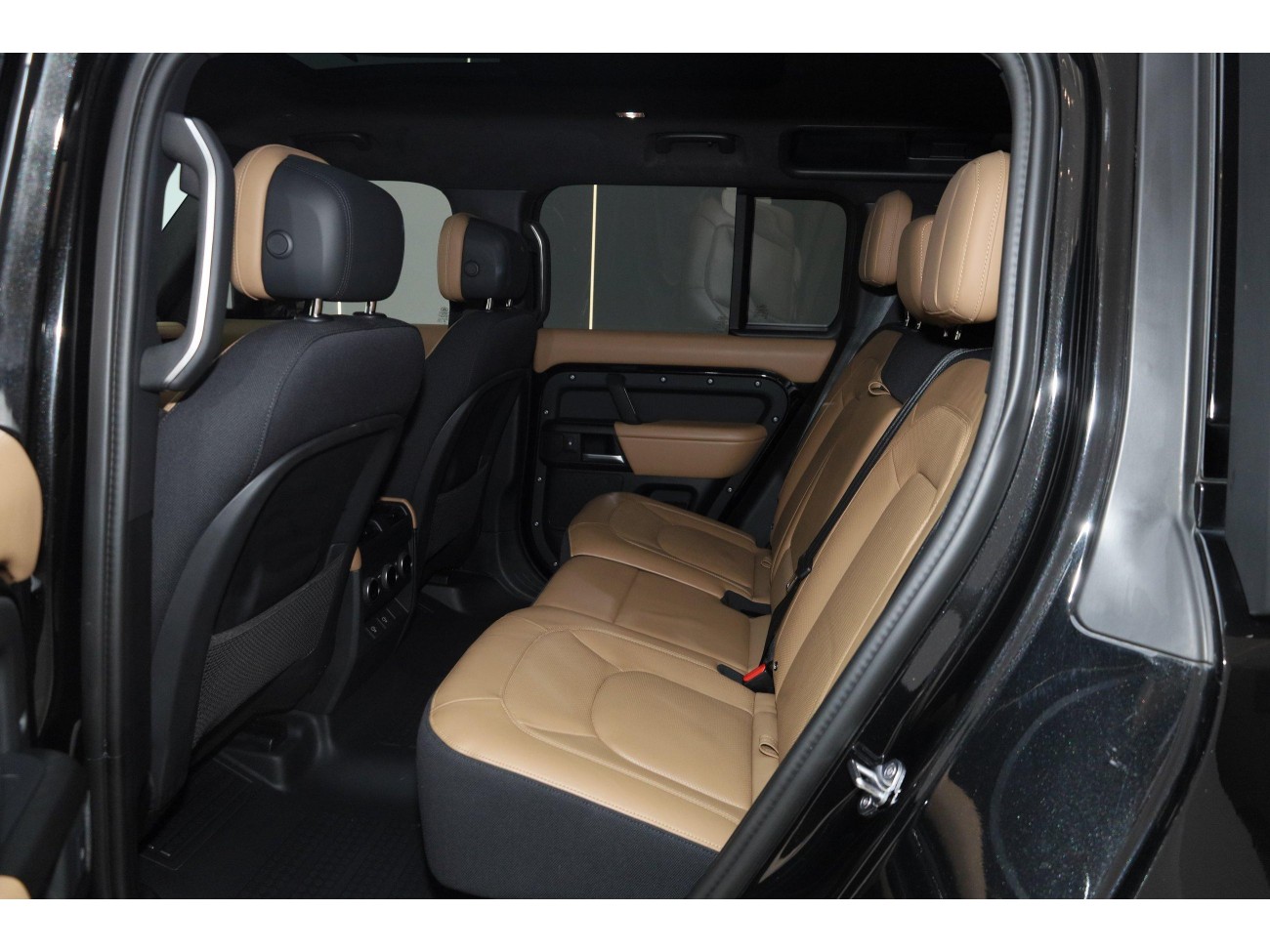 Land Rover Defender 2024