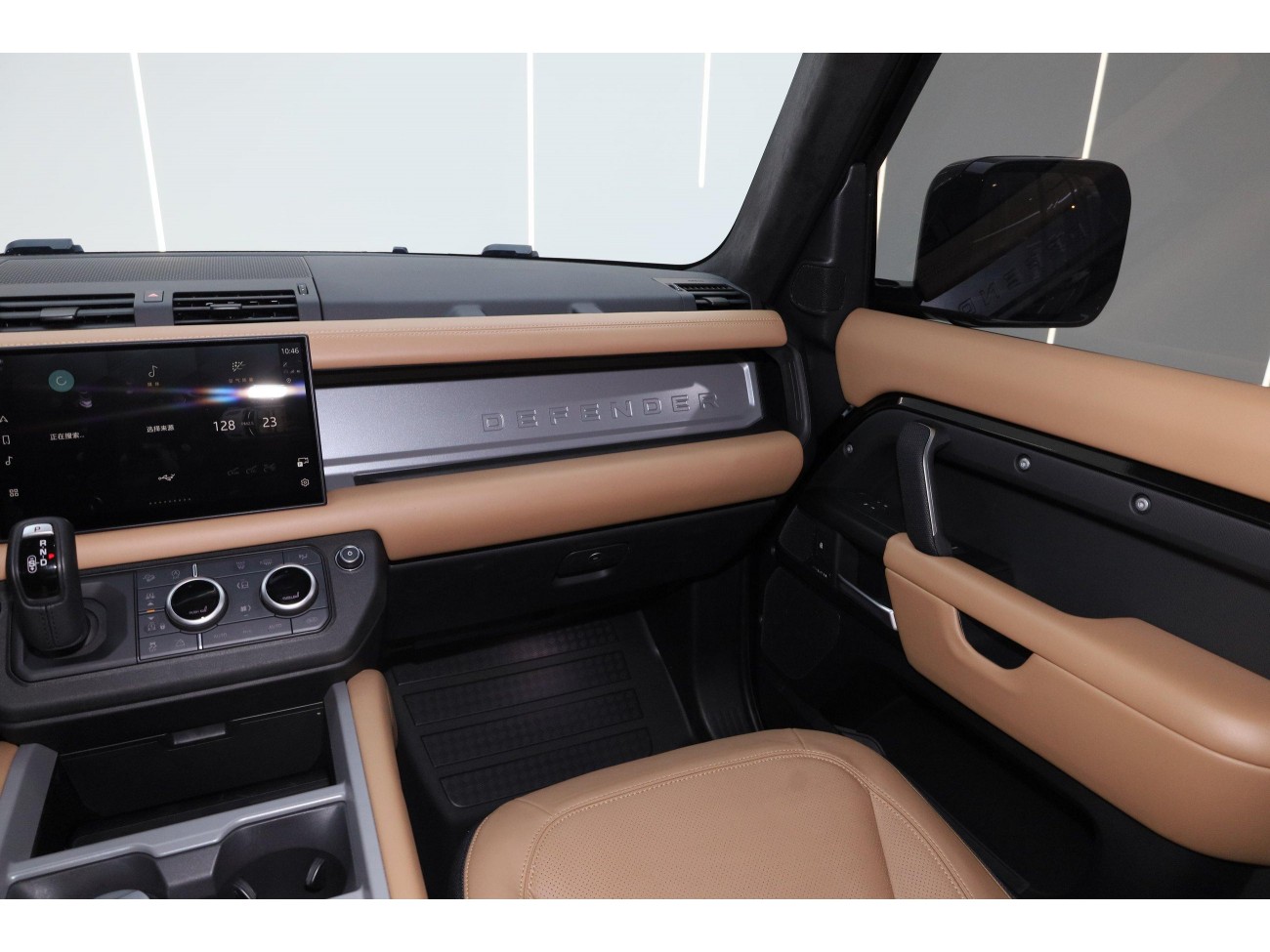 Land Rover Defender 2024