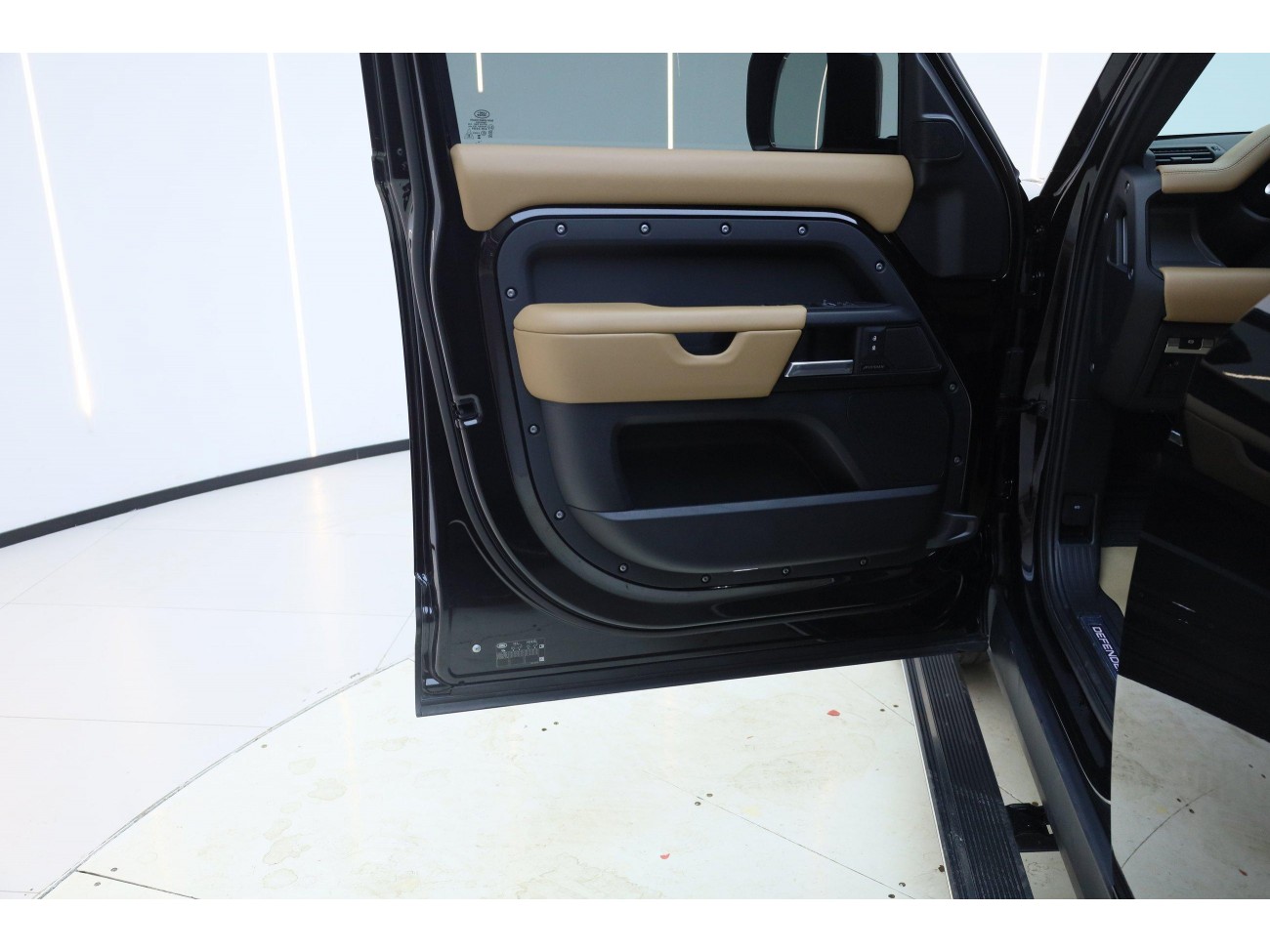Land Rover Defender 2024