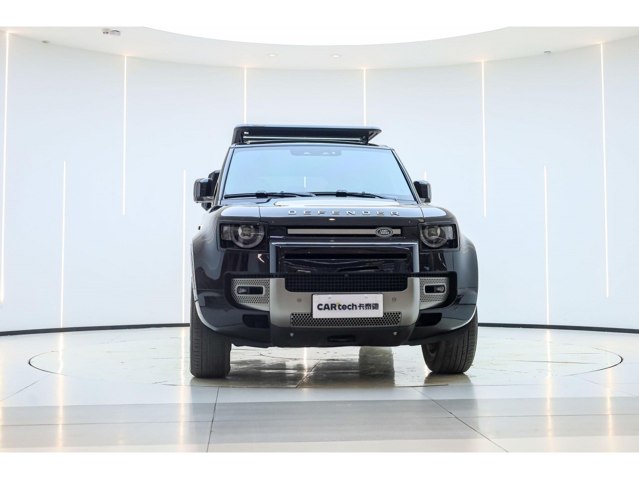 Land Rover Defender 2024