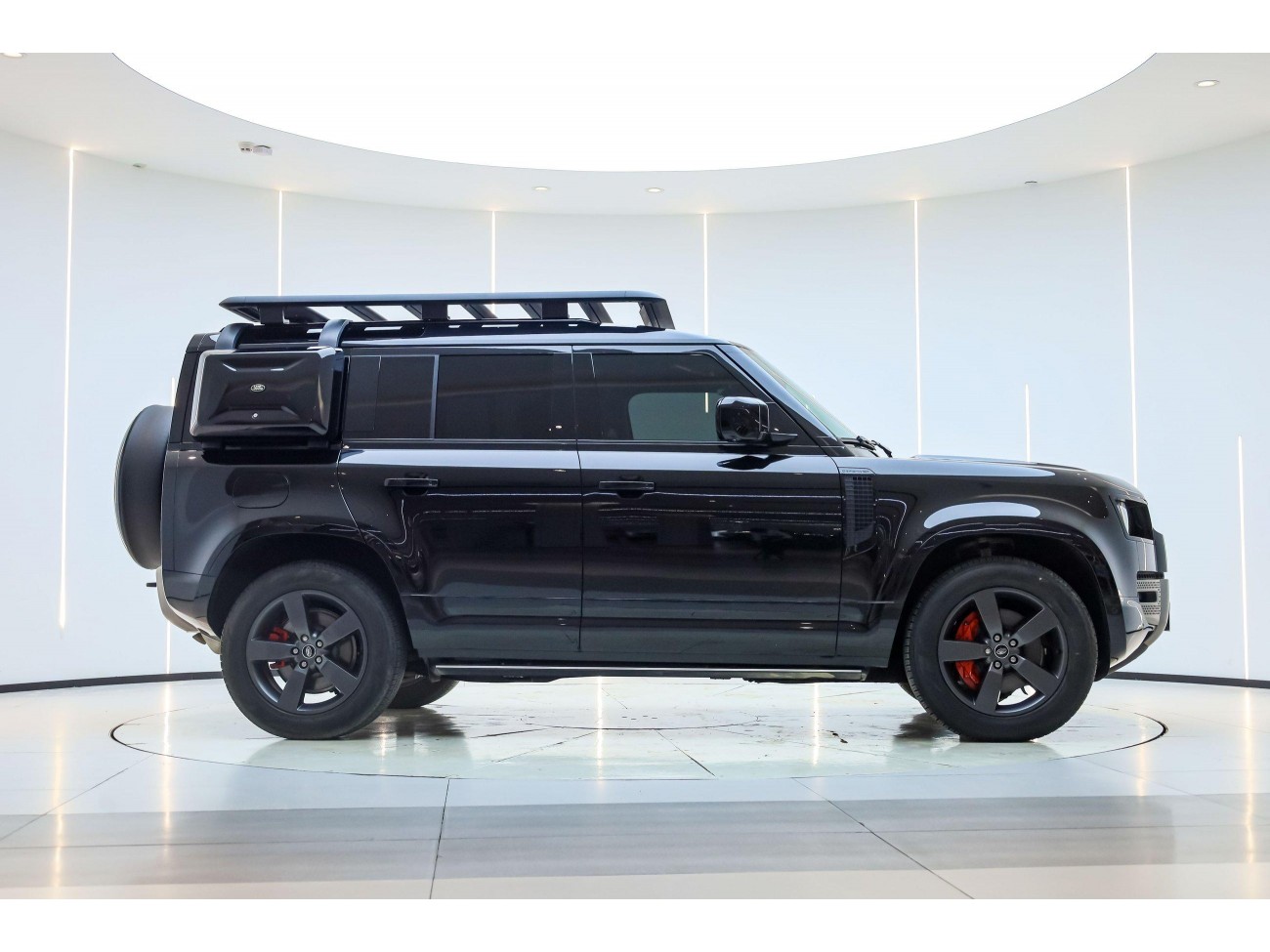 Land Rover Defender 2024