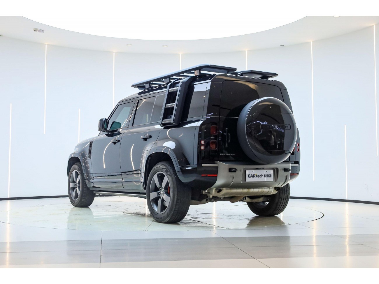 Land Rover Defender 2024