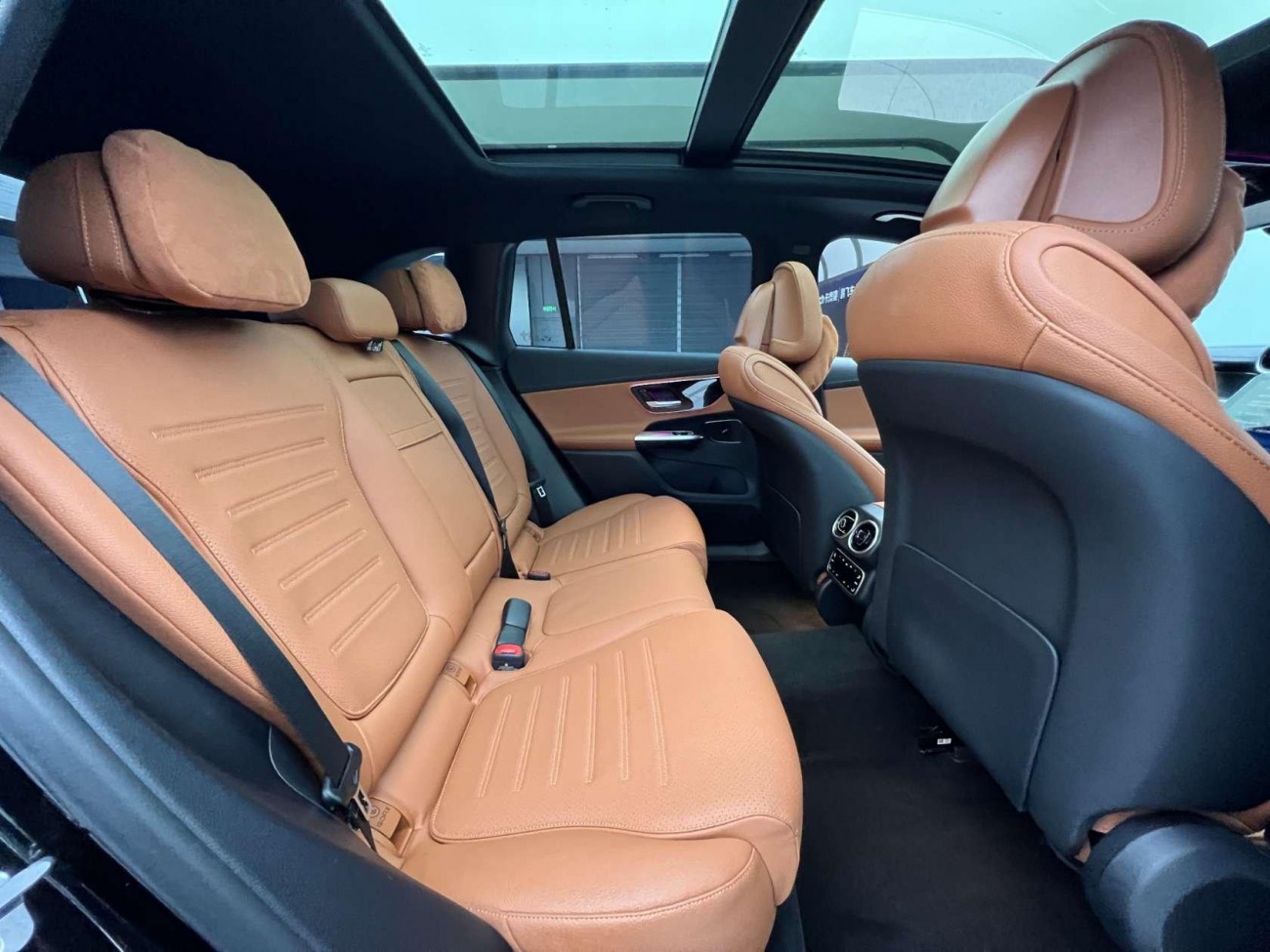 Mercedes-Benz GLC 260 L 2025