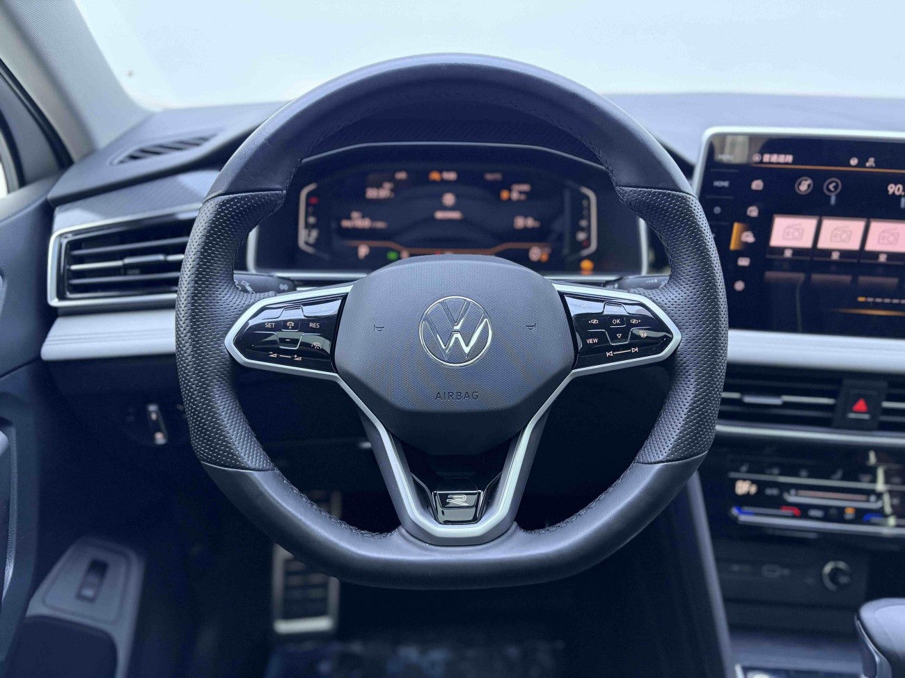 Volkswagen Tiguan L 2022
