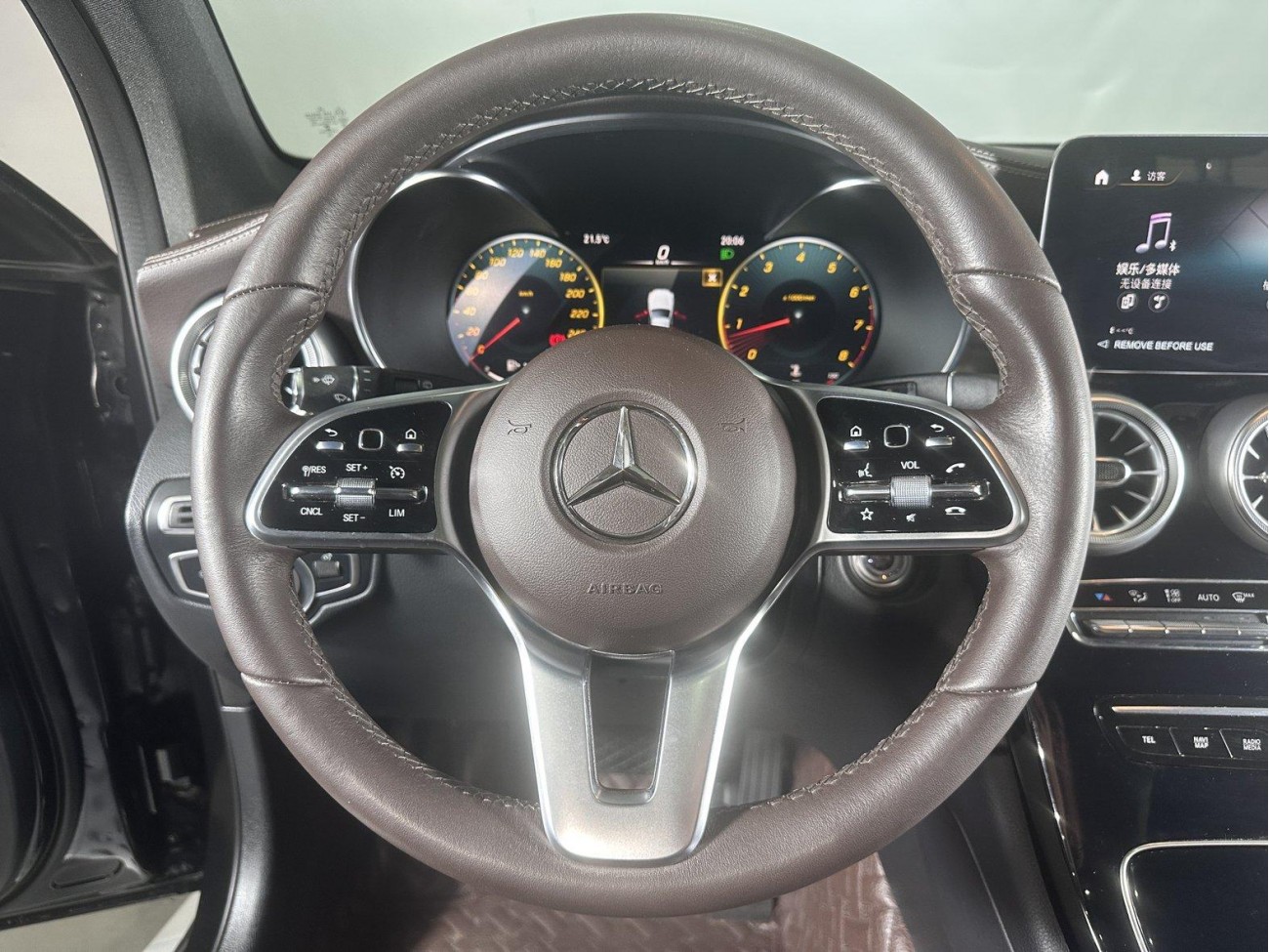 Mercedes-Benz GLC 260 L 2022