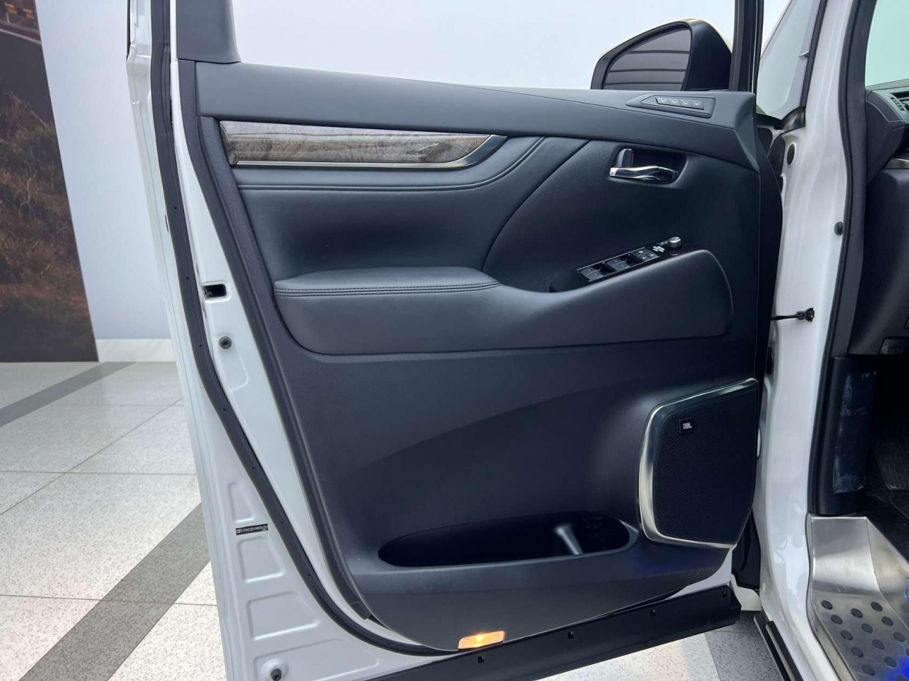 Toyota Alphard 2021