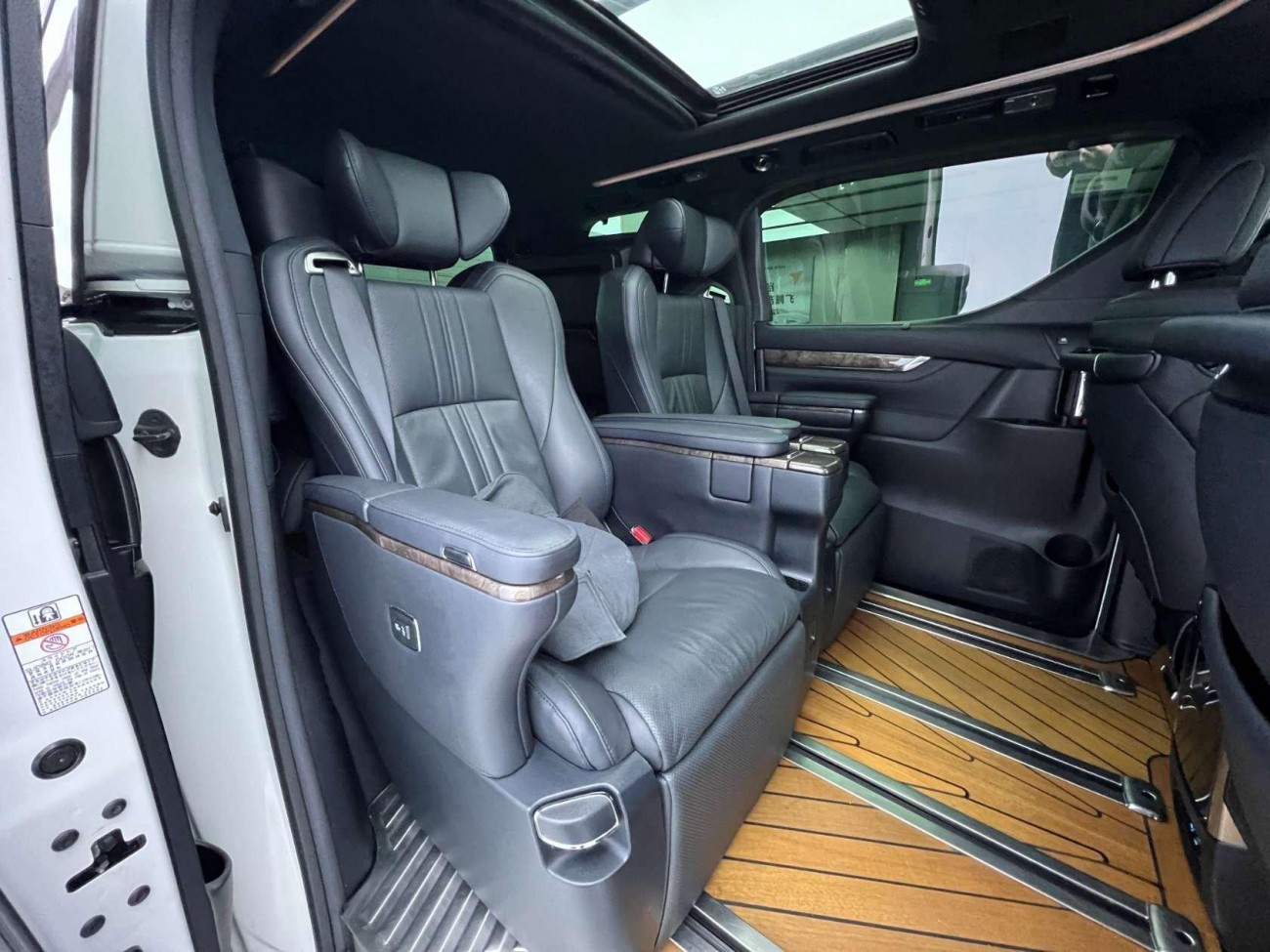 Toyota Alphard 2021