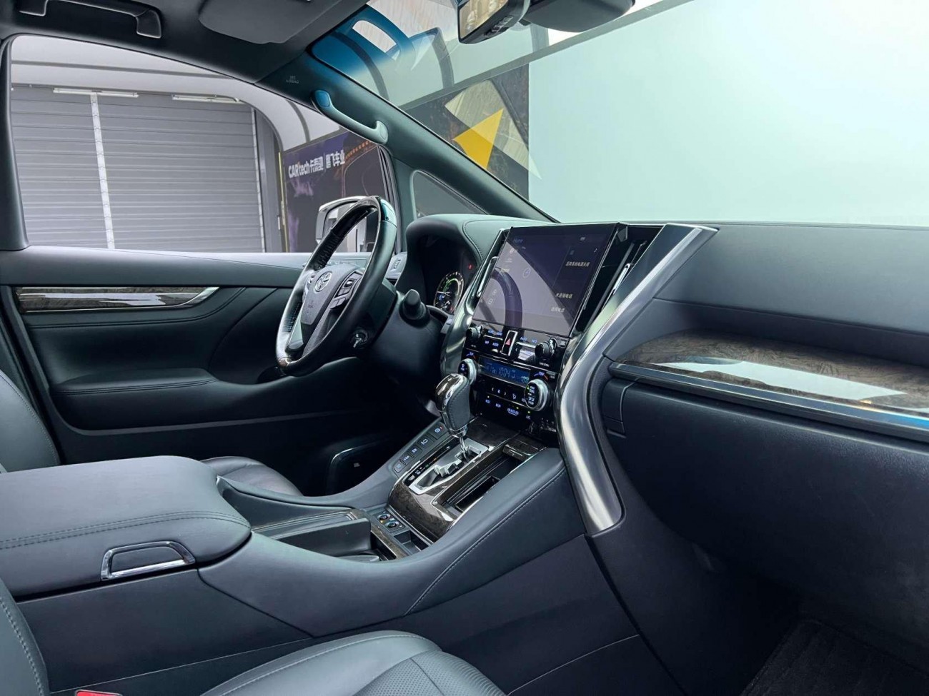 Toyota Alphard 2021