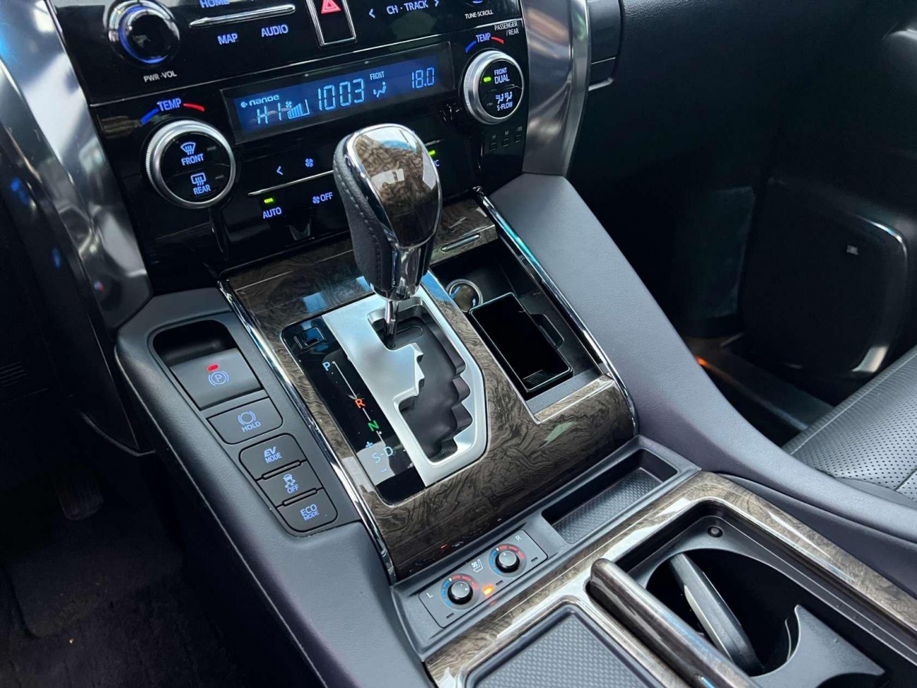 Toyota Alphard 2021