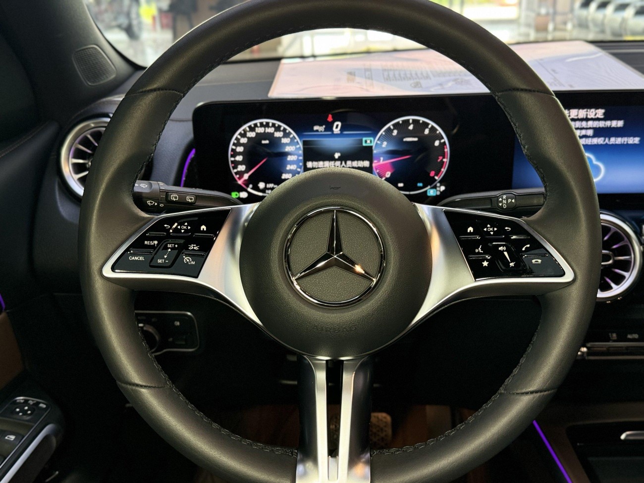 Mercedes-Benz GLB 2024