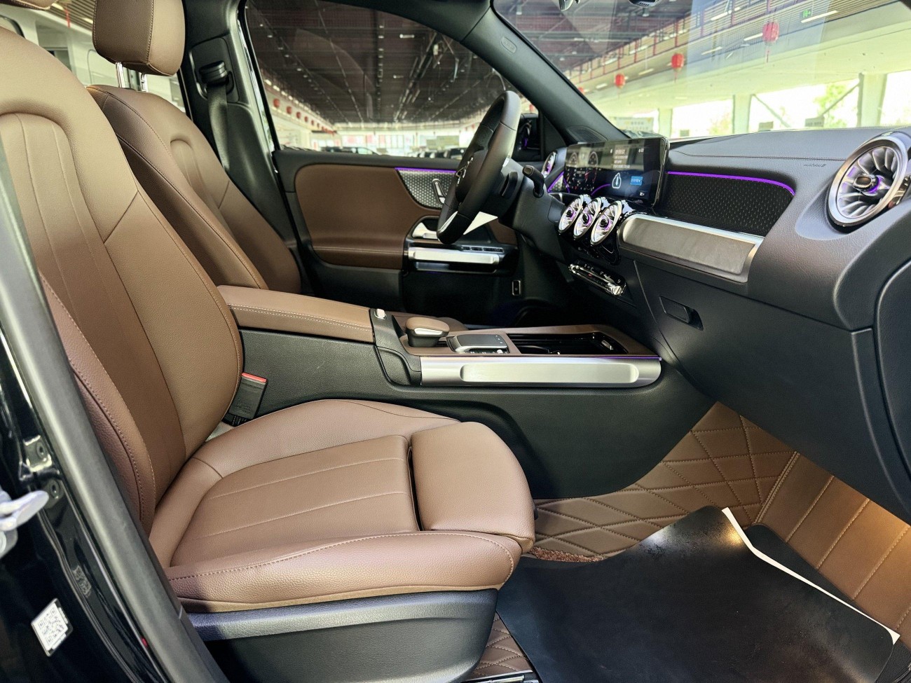 Mercedes-Benz GLB 2024