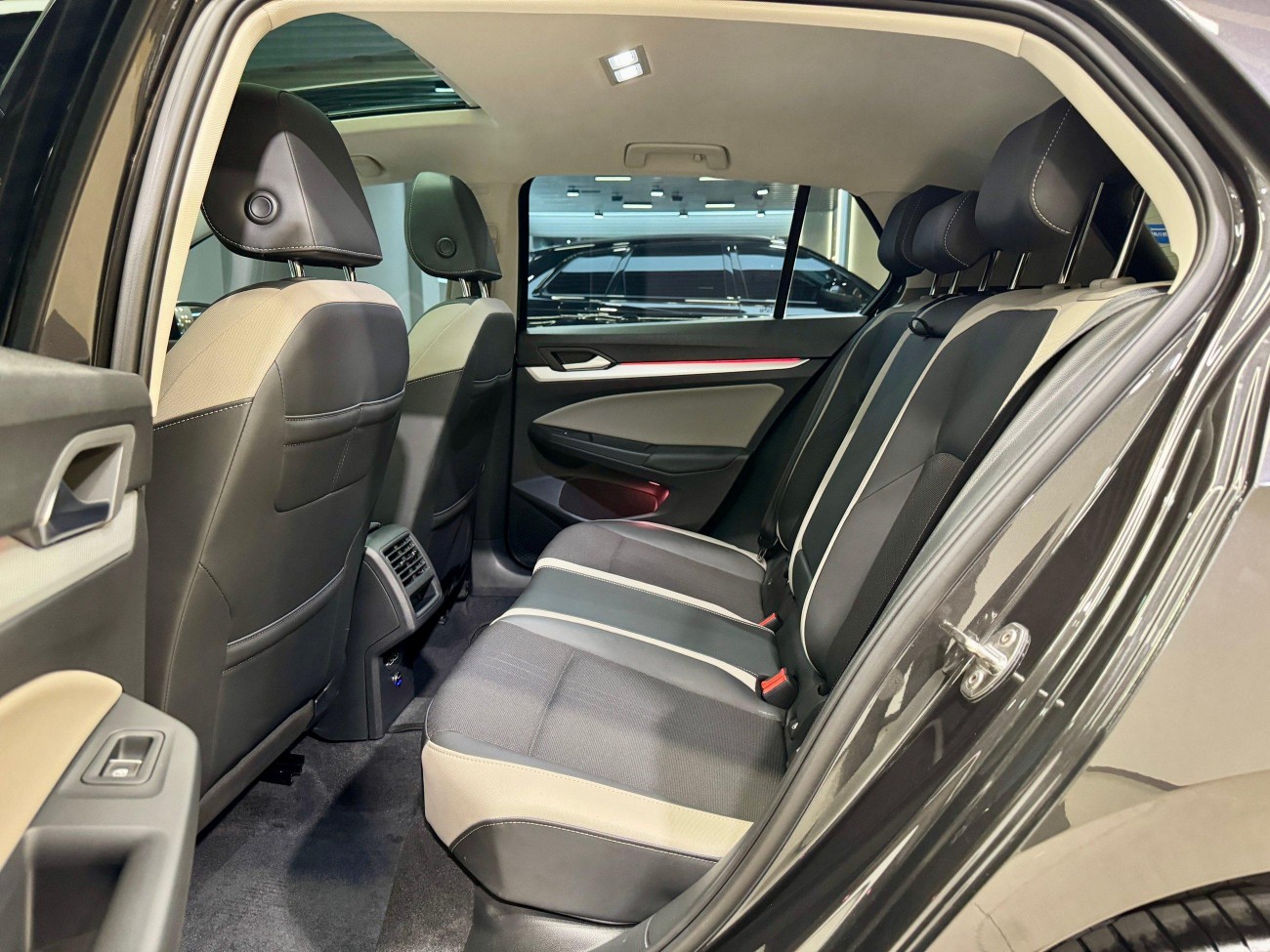 Volkswagen Golf 2024