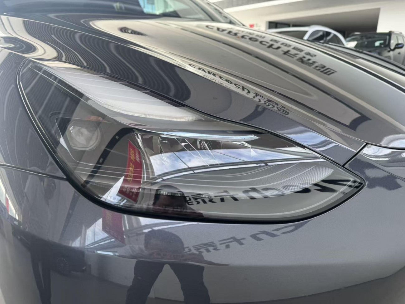 Tesla Model Y 2024
