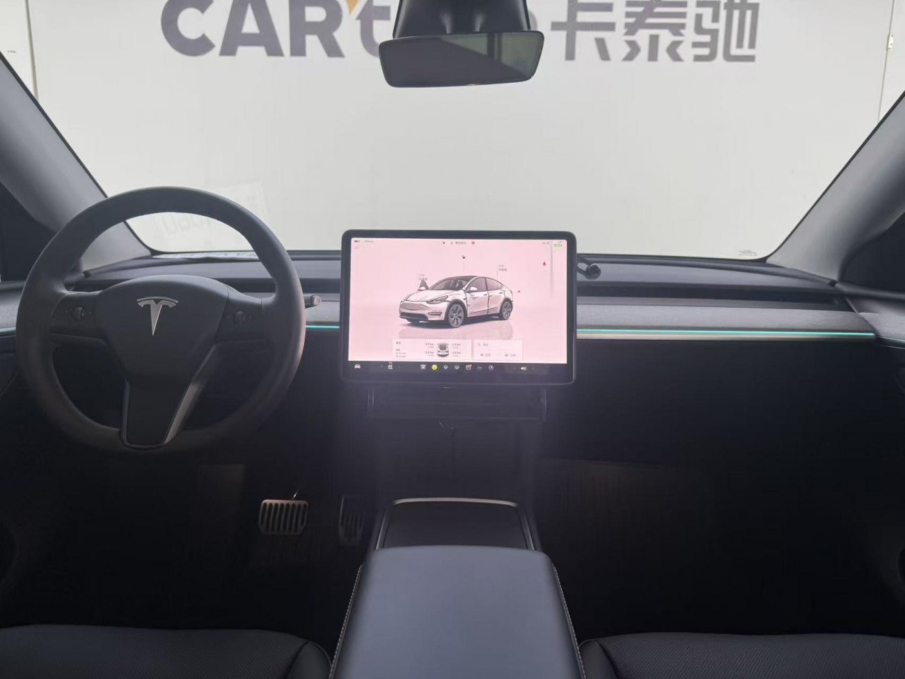 Tesla Model Y 2024