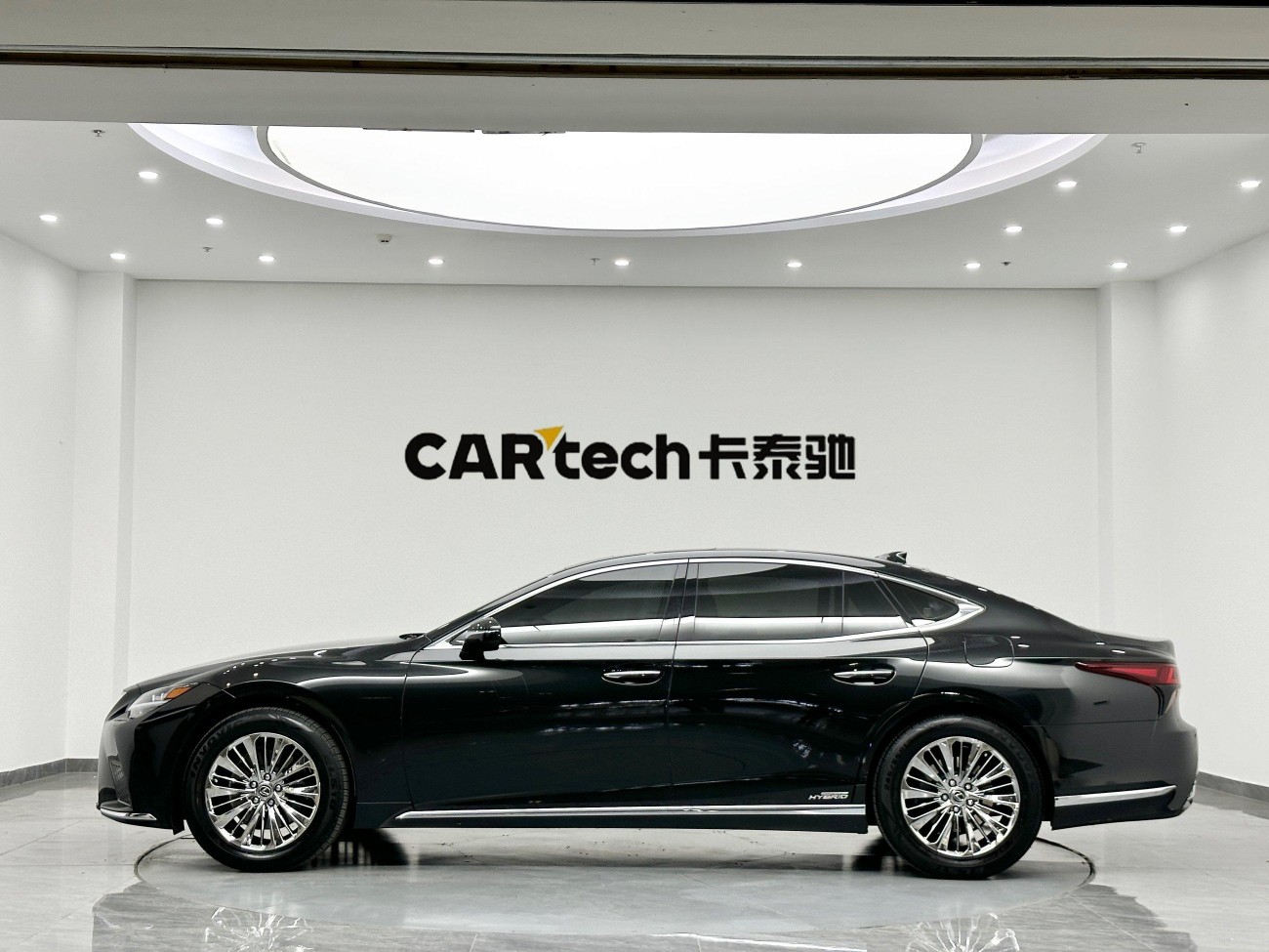 Lexus LS 500h 2022